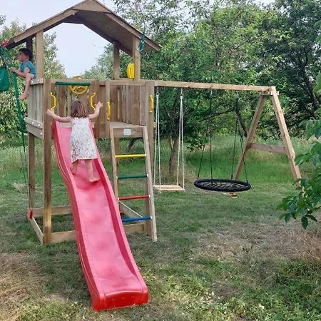 Mandulas Nyaralo Σπίτι διακοπών Zánka